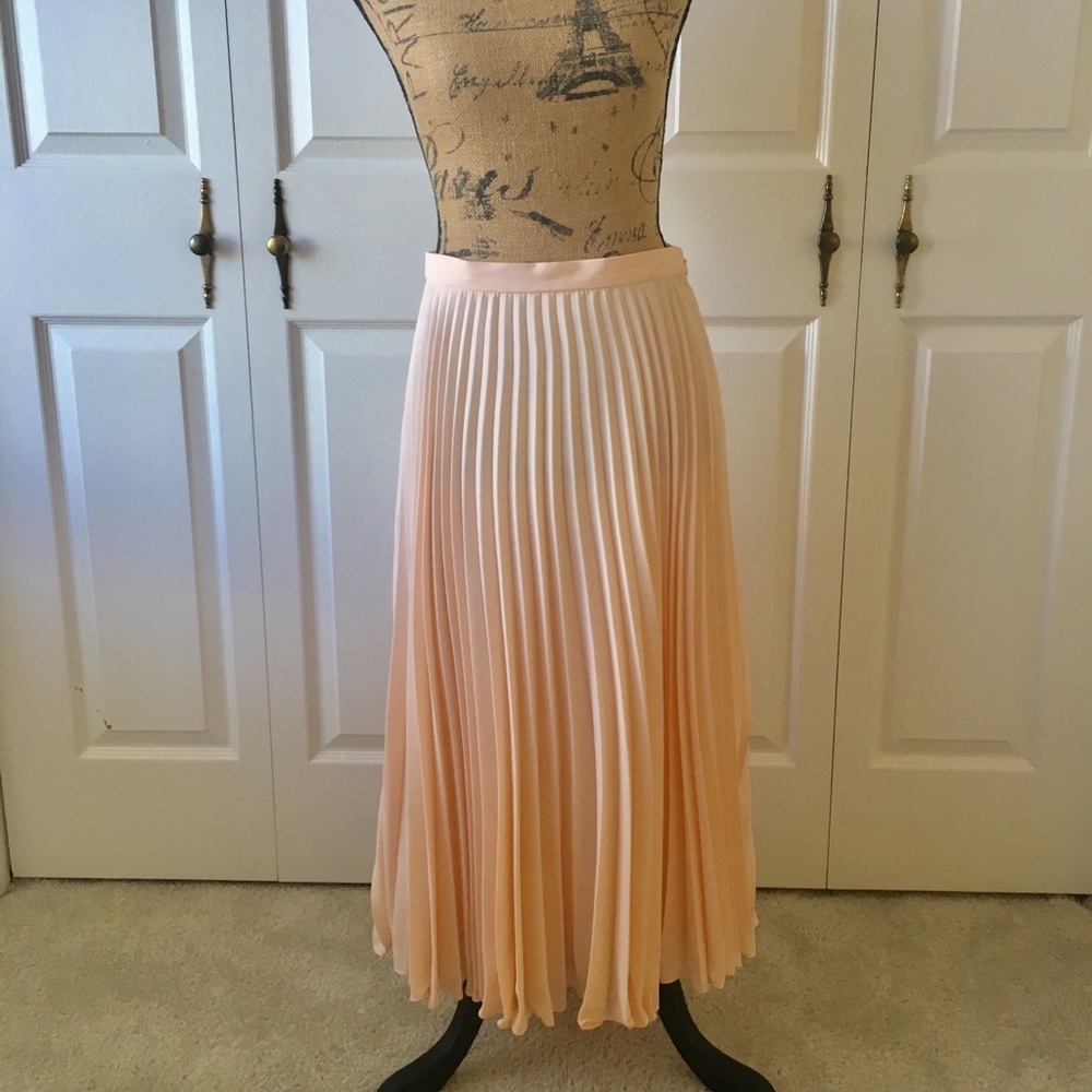 Beautiful 1. State pink ruffle skirt